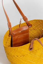 Bolso Iraca Cuero Mediano Mostaza
