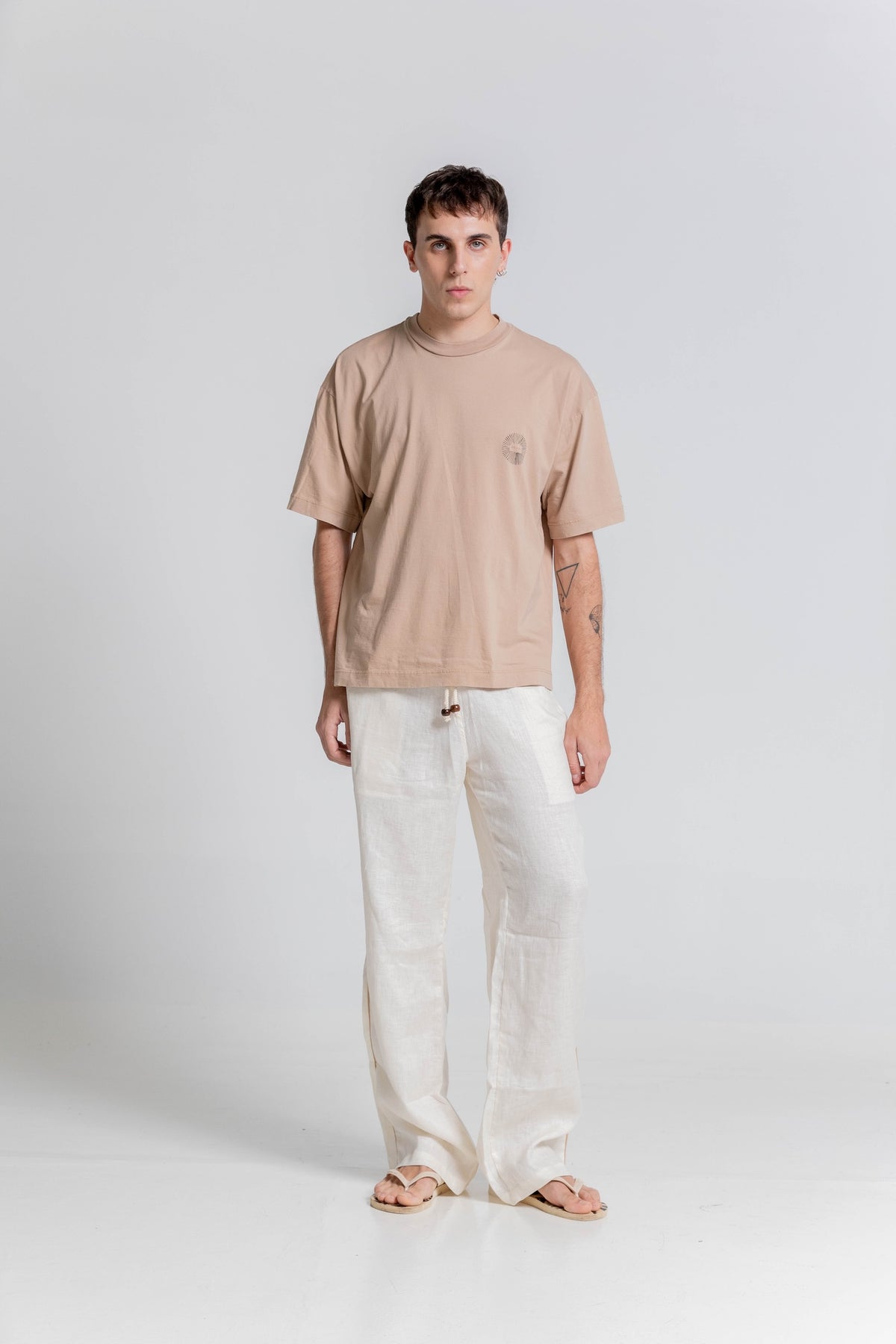 Camiseta Oversized Masdevallia Coccinea Khaki